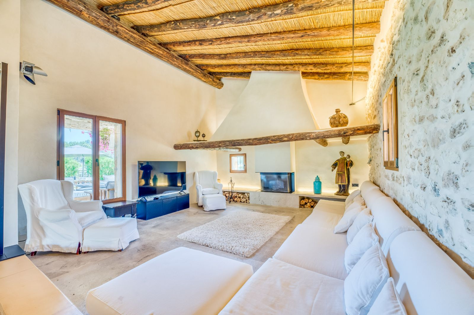 san-lorenzo-mallorca-sitting-room-2