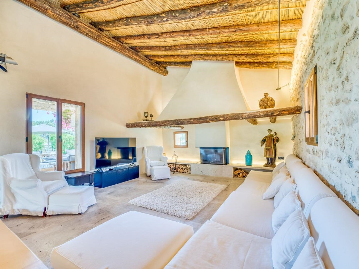 san-lorenzo-mallorca-sitting-room-2