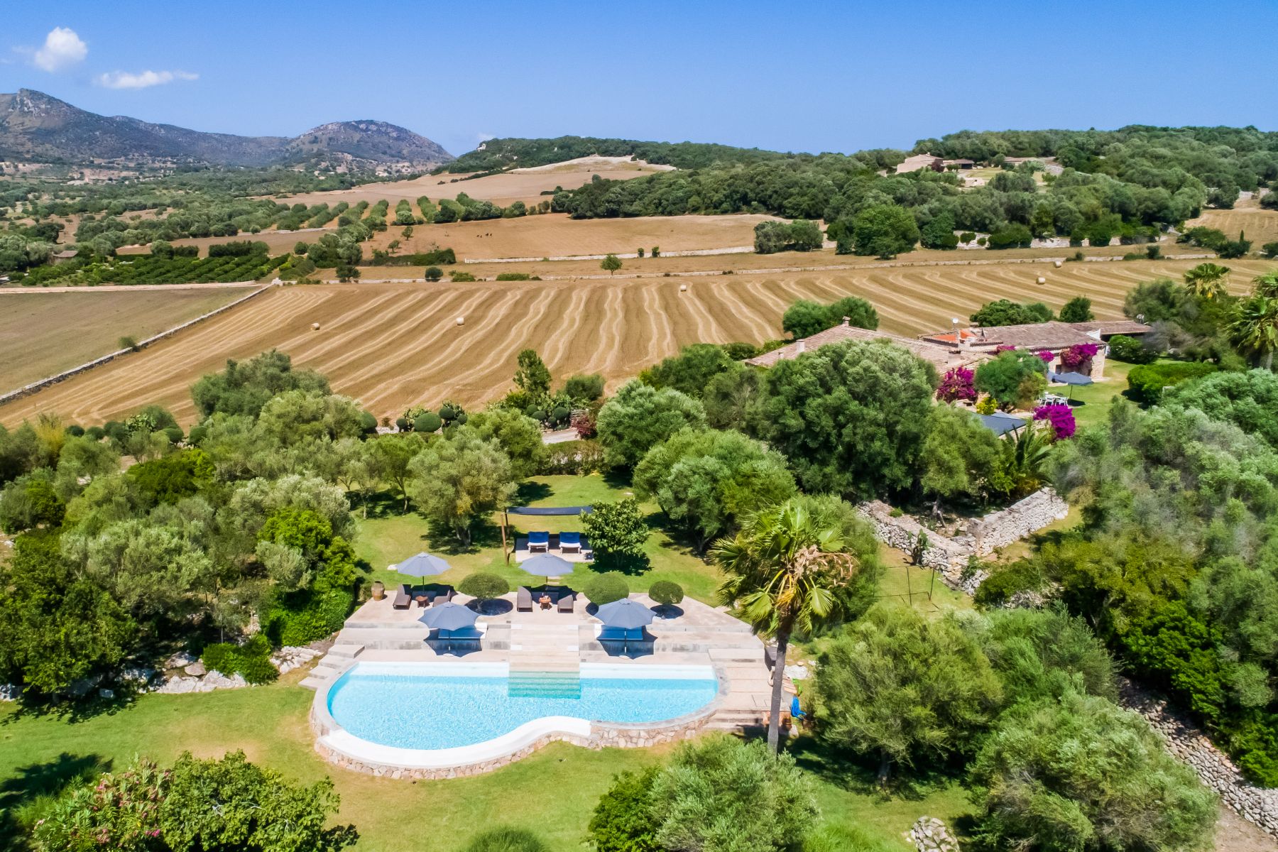 Villa-San Lorenzo-Mallorca-pool-views
