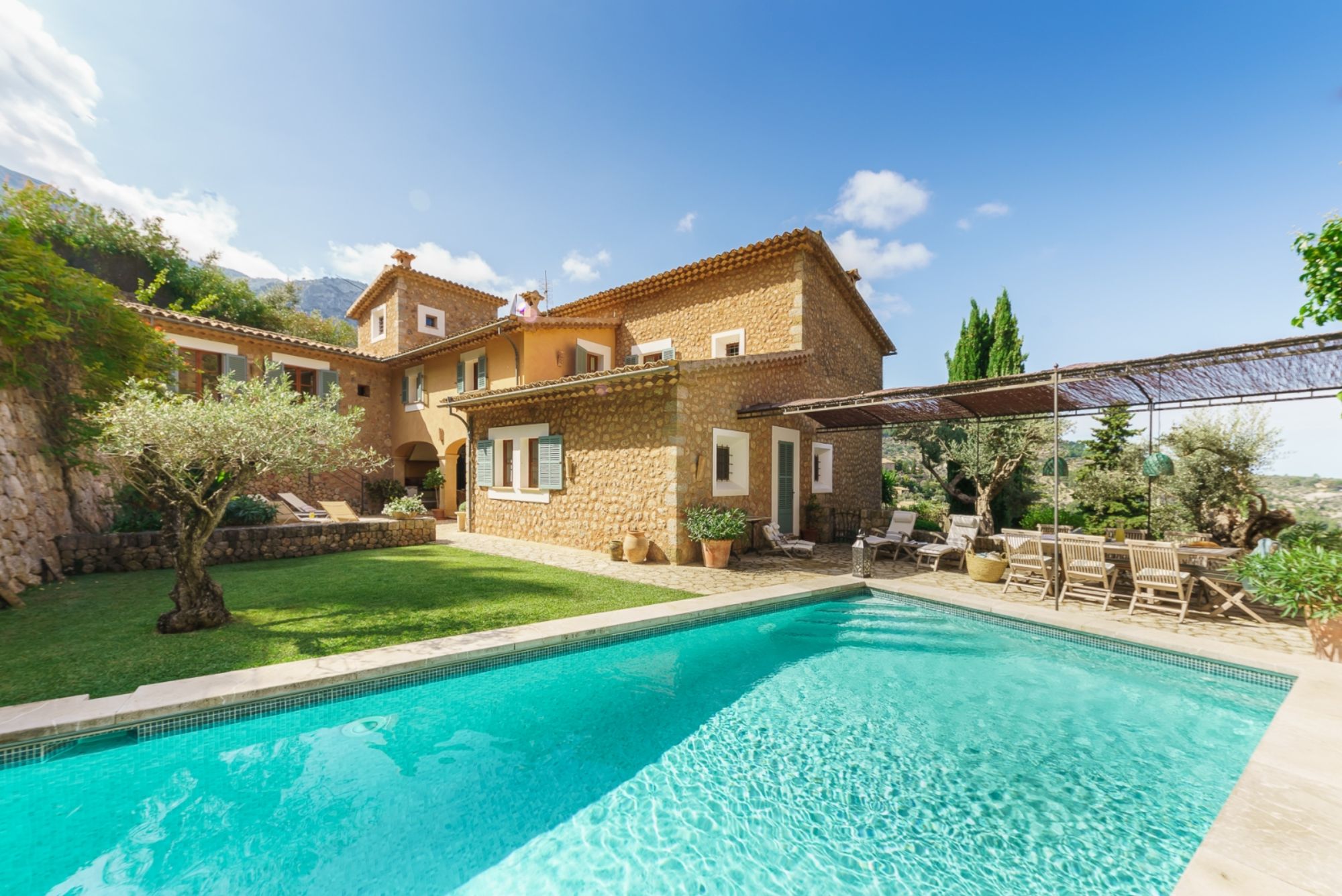 Exterior view of Villa Casa Encantata and pool area 