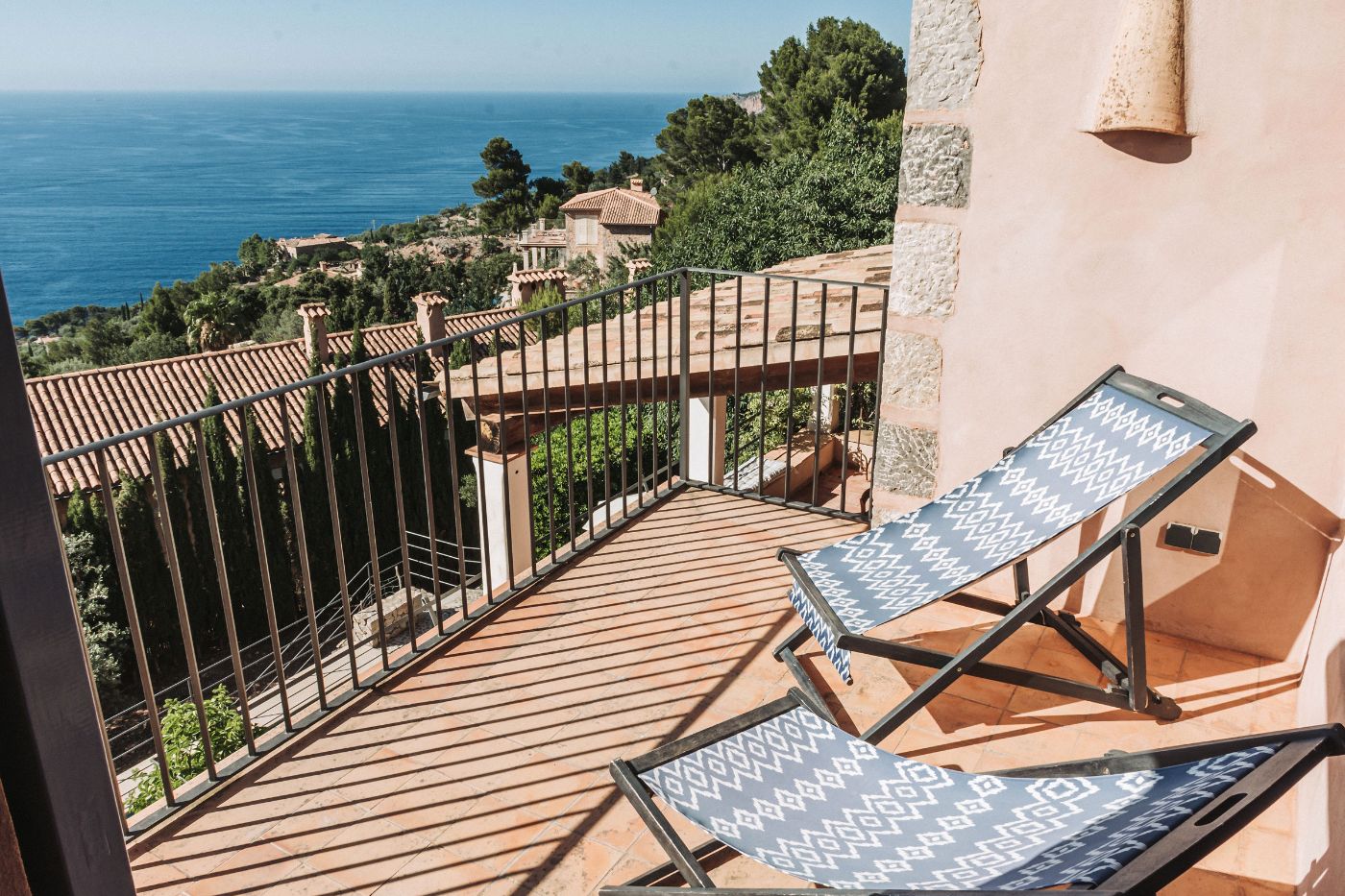 Terrace with seating at Villa Cascada