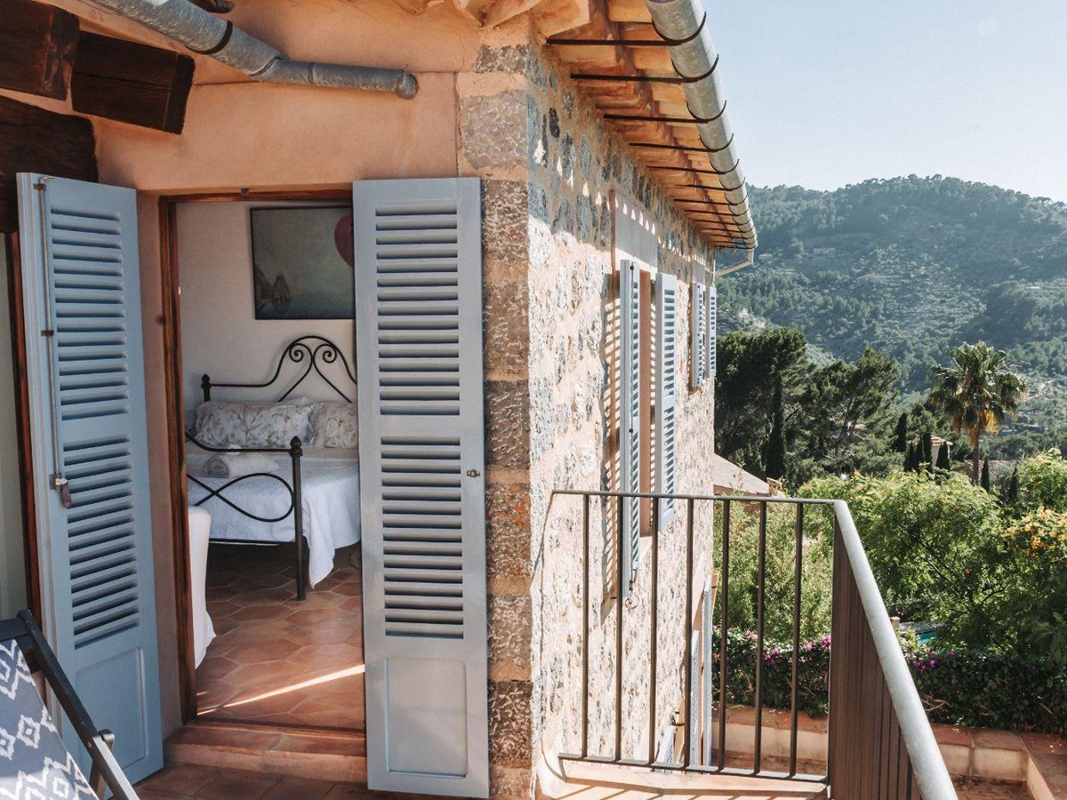 Bedroom with terrace at Villa Cascada