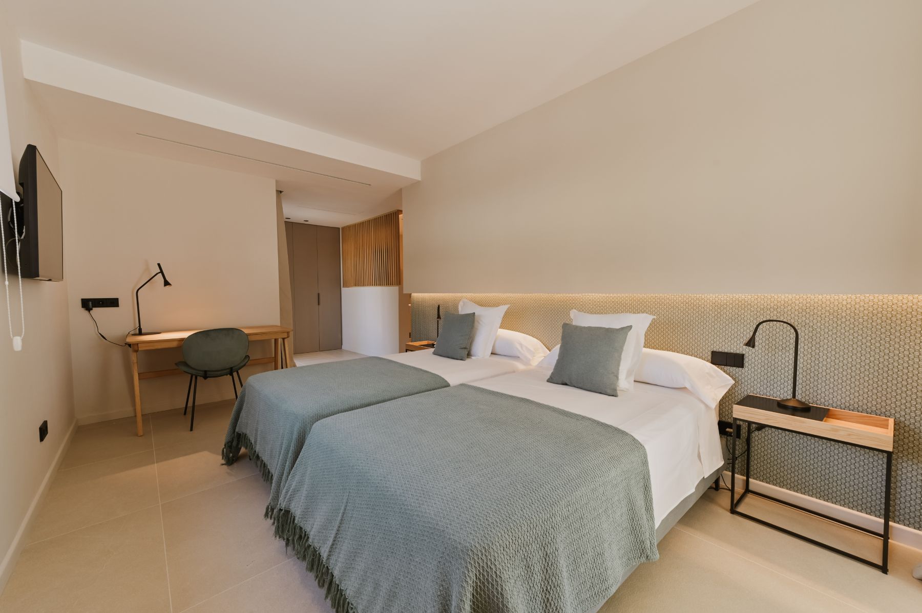 Double bedroom at Villa Celeste, Mallorca