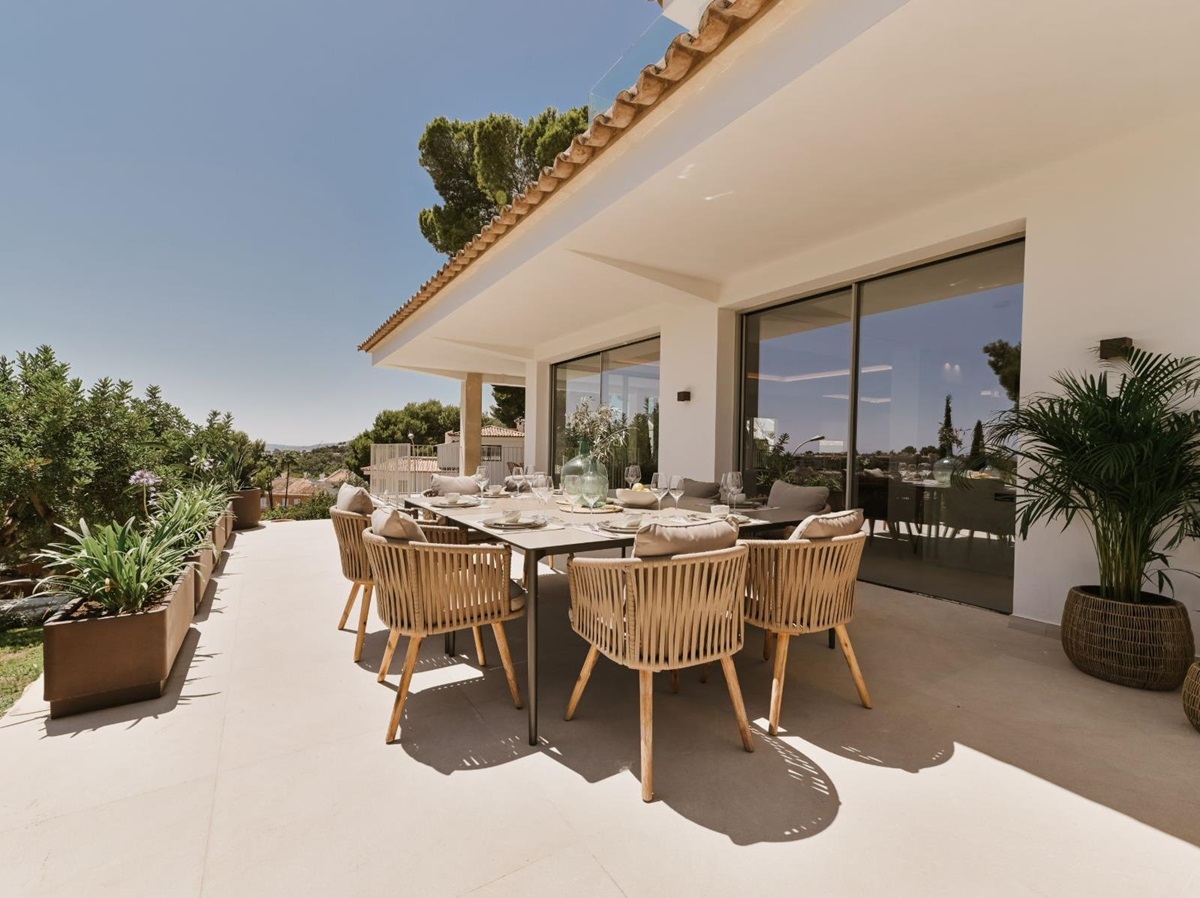 Dining terrace at Villa Celeste, Mallorca