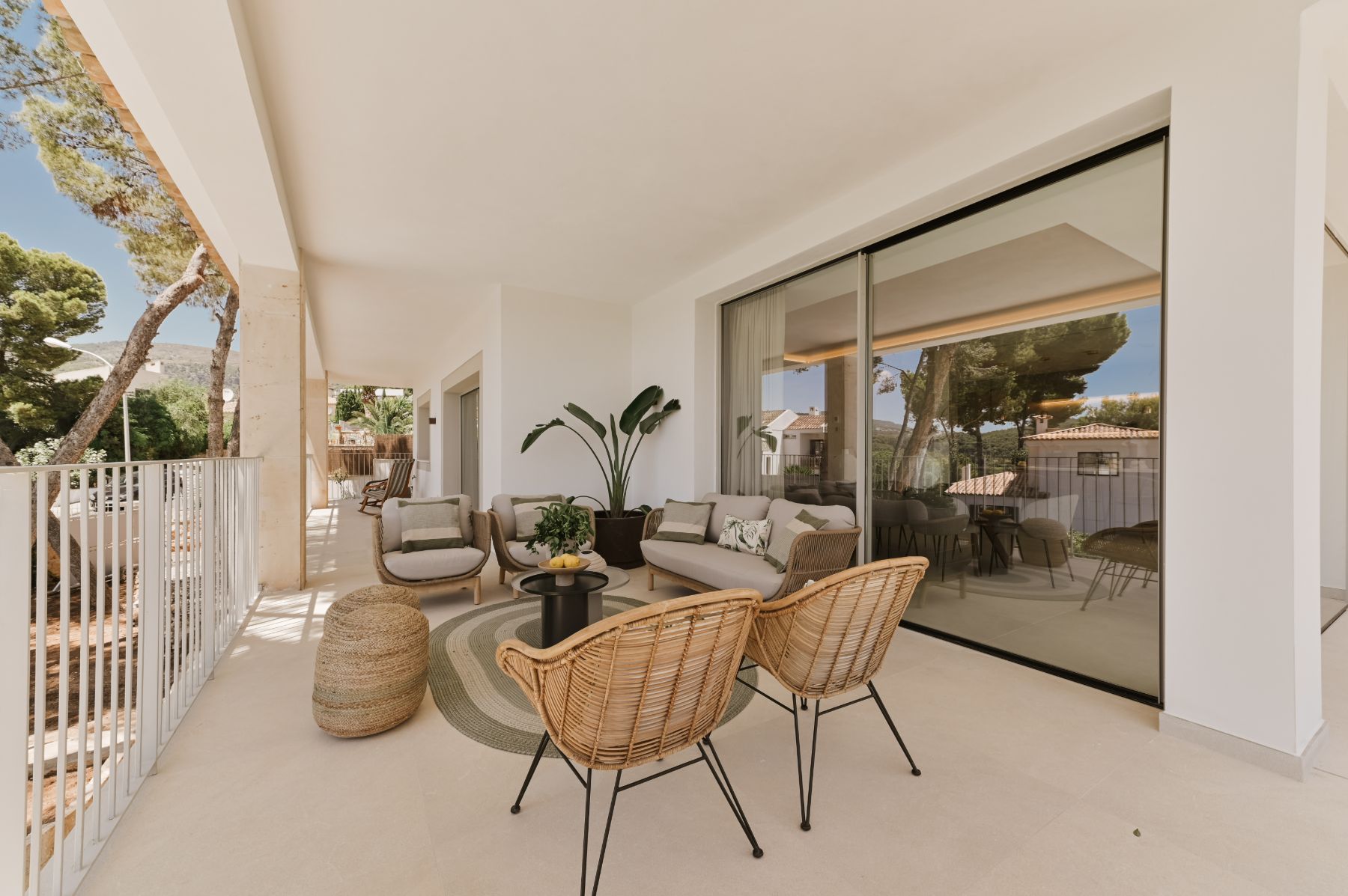 Terrace with seating at Villa Celeste, Mallorca