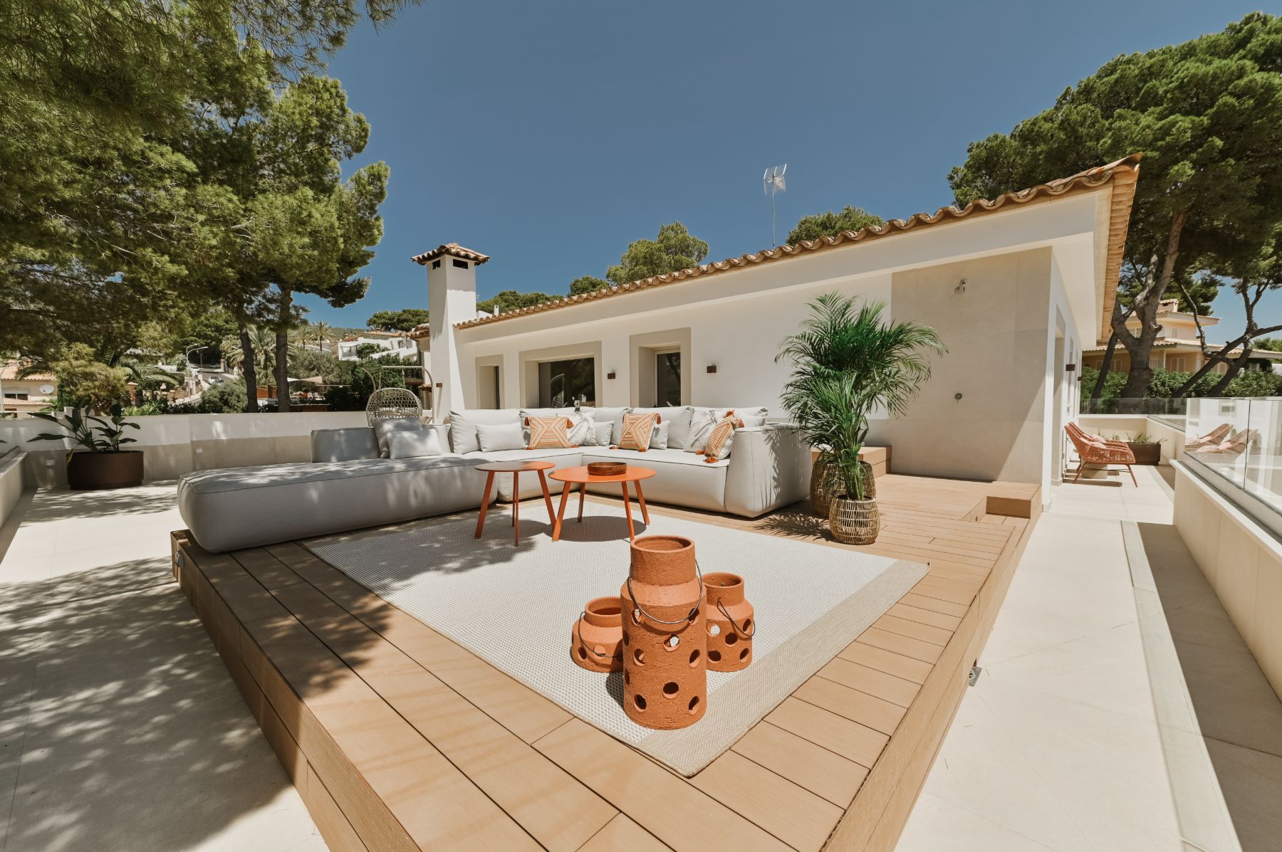 Terrace with seating at Villa Celeste, Mallorca