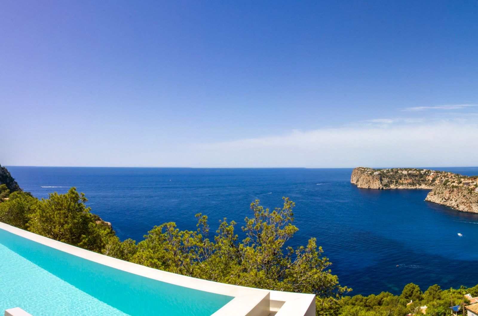 Swimming pool with Balearic Sea views at Villa Escaparate in Mallorca