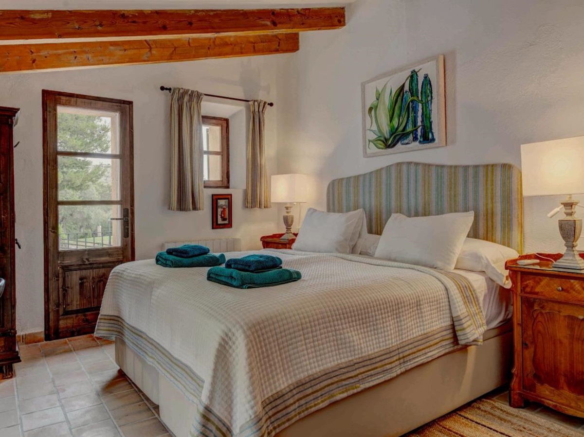 Double bedroom at Villa Esplendor