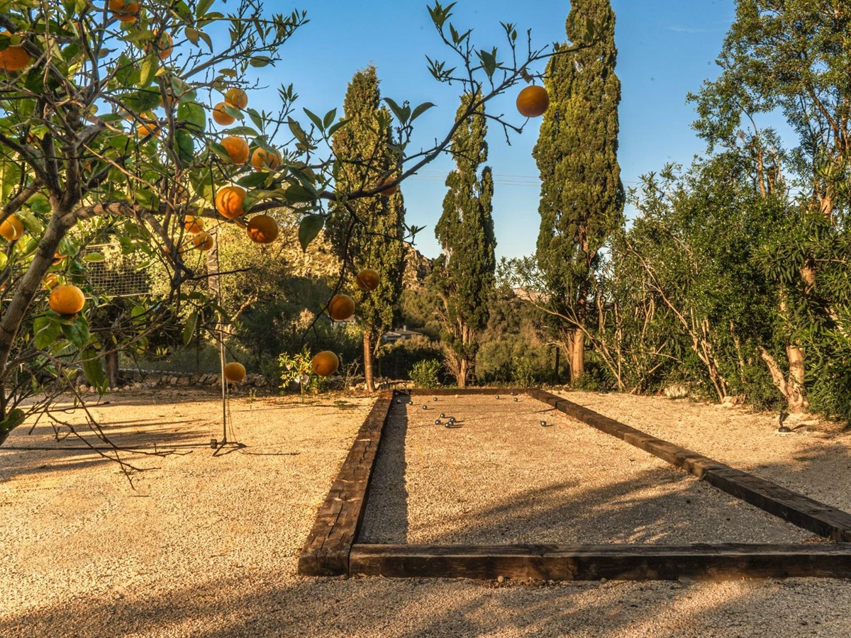 Boules at Villa Esplendor
