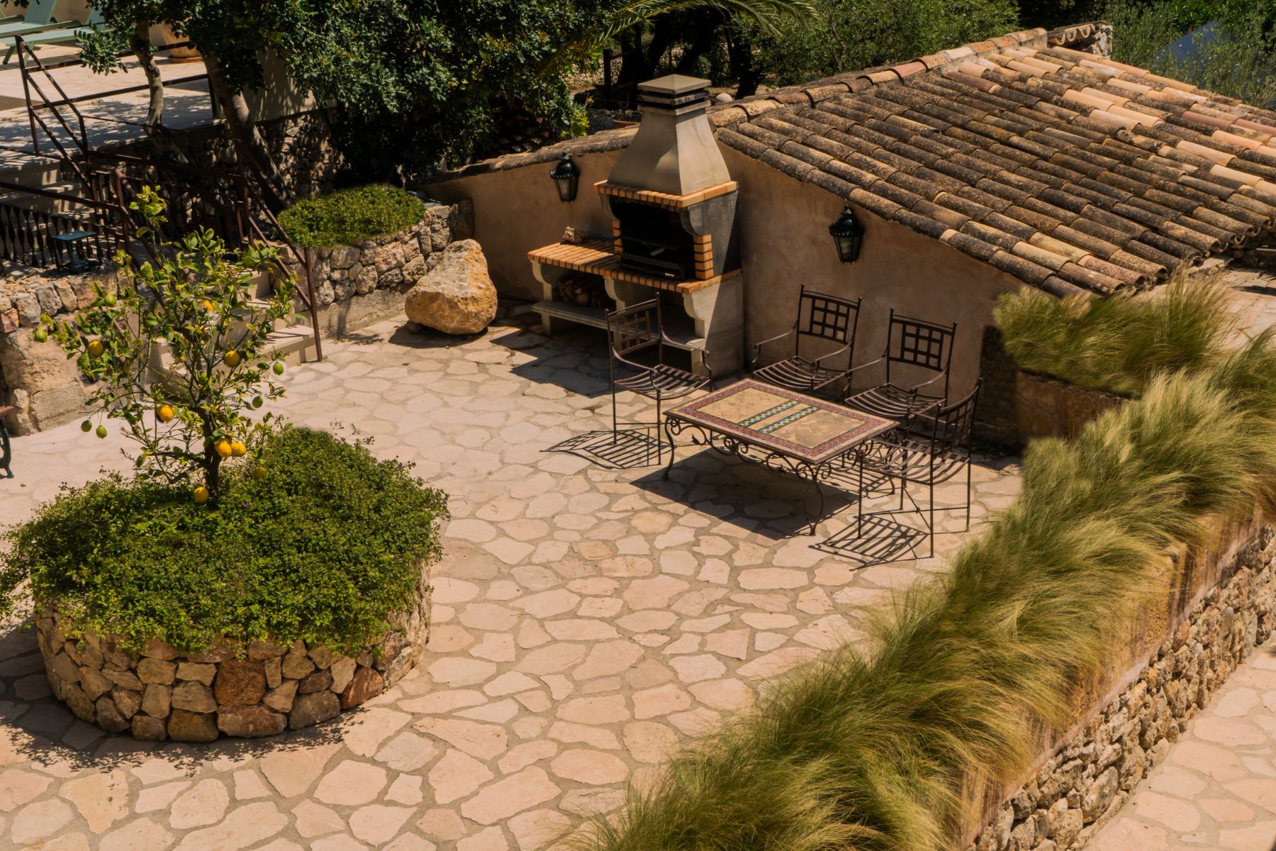 Terrace with BBQ at Villa Esplendor