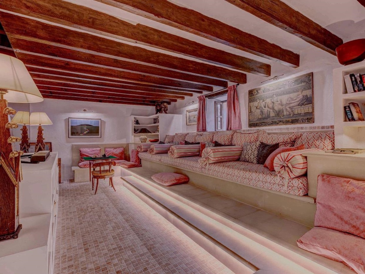 Media room at Villa Esplendor