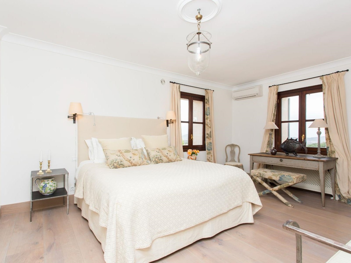 Double bedroom at Villa Maria, Mallorca
