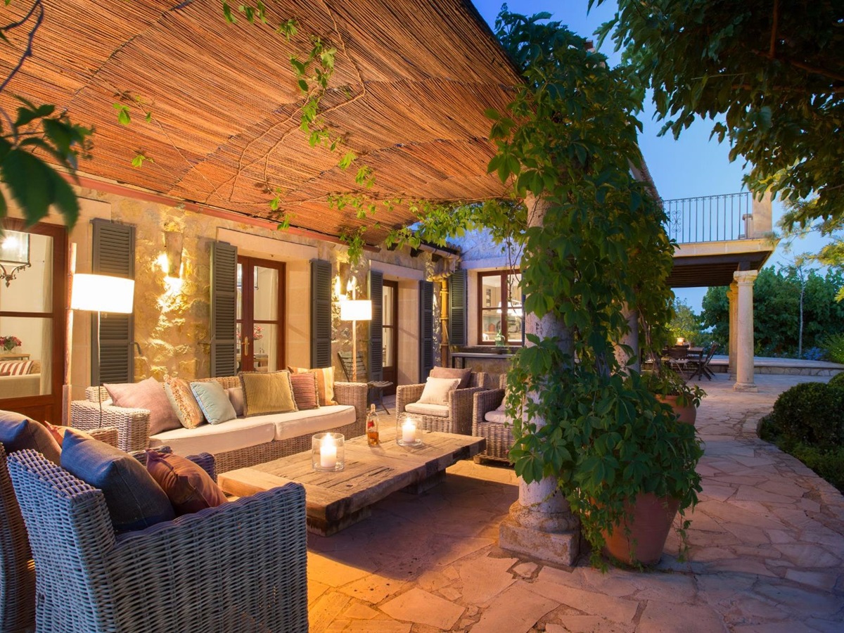 Outdoor terrace with seating at Villa Maria, Mallorca