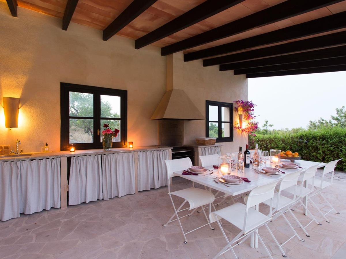 Outdoor dining terrace at Villa Maria, Mallorca