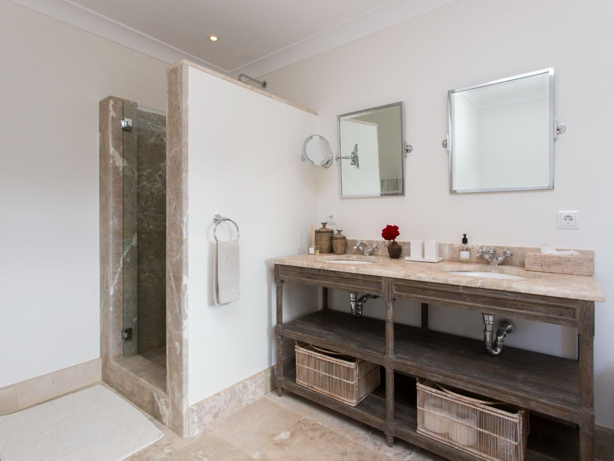 Bathroom with shower at Villa Maria, Mallorca