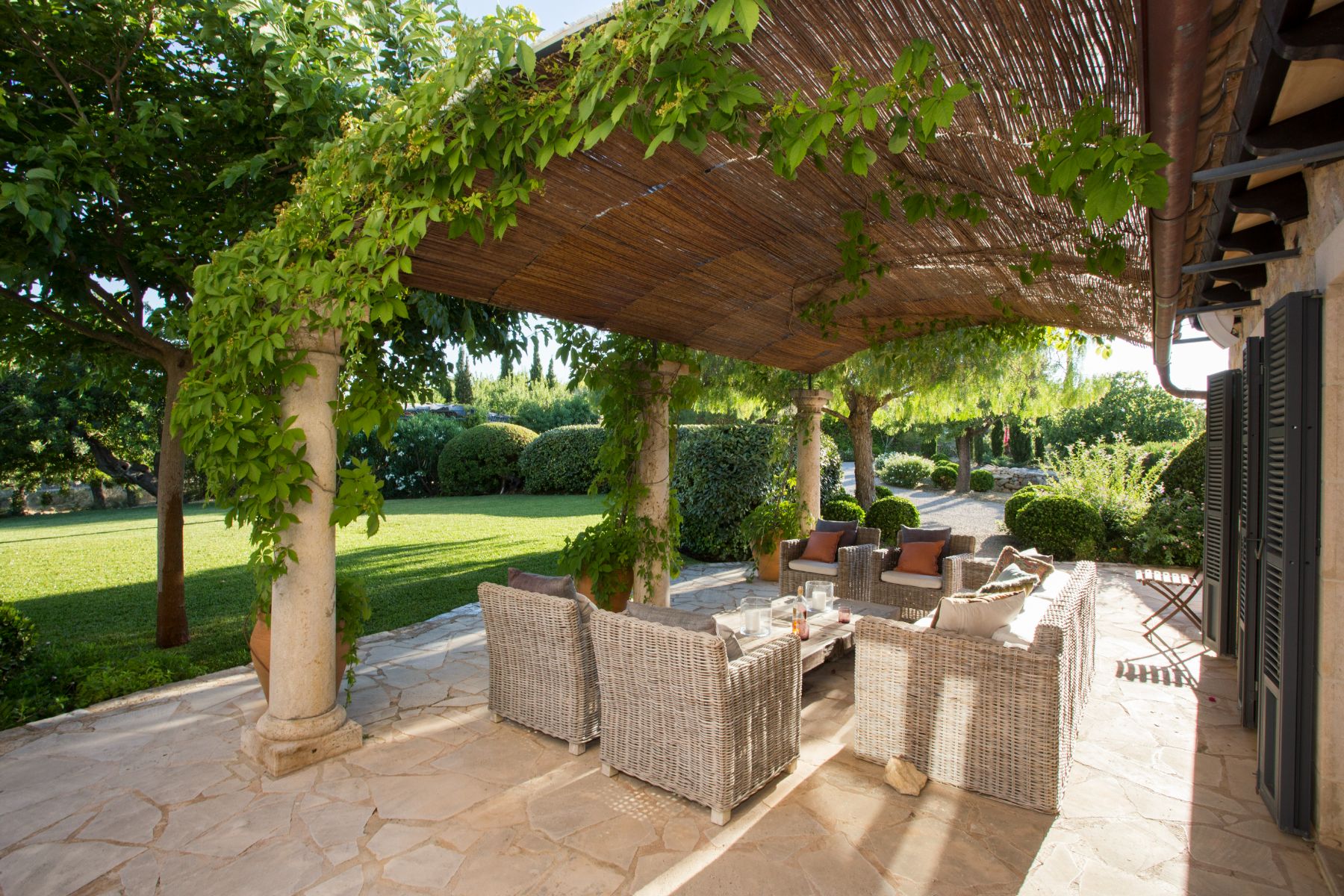 Terrace with seating at Villa Maria, Mallorca