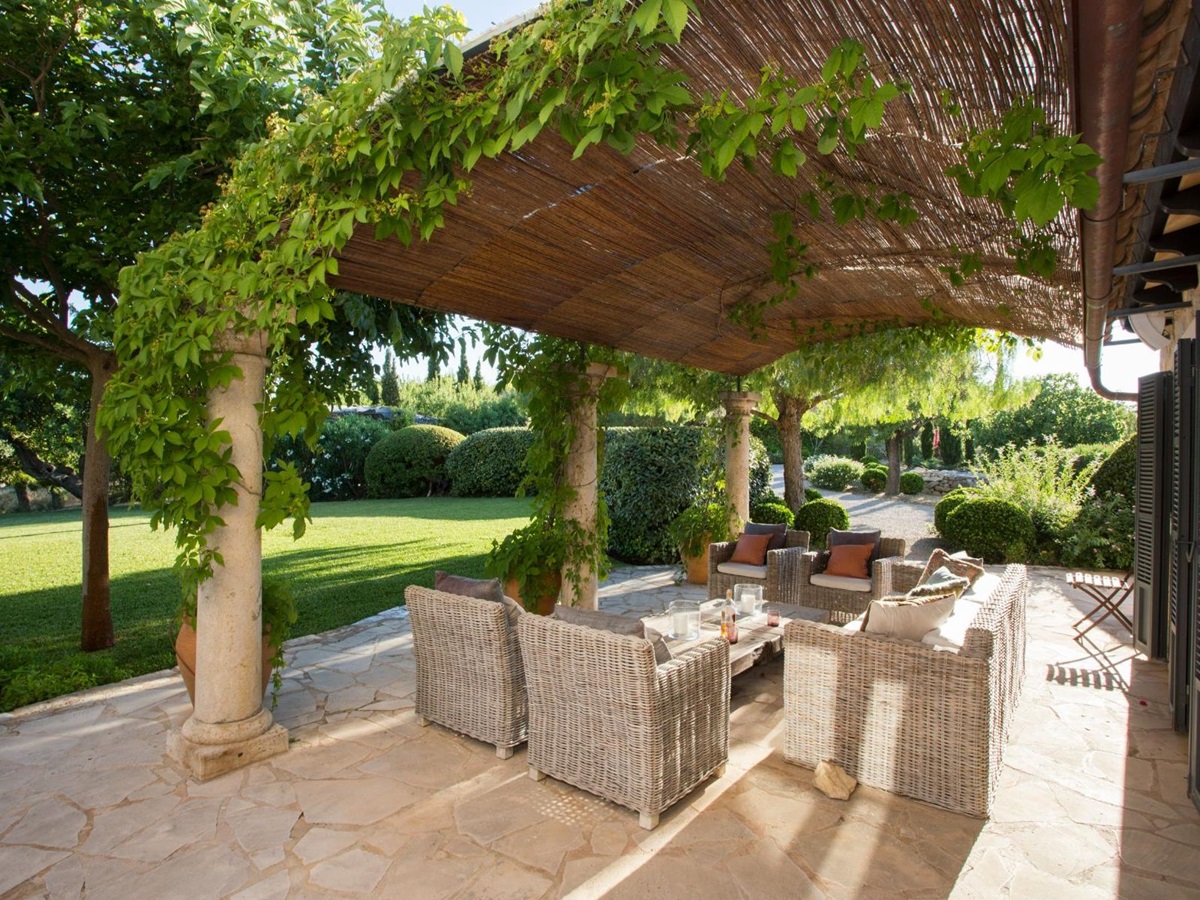 Terrace with seating at Villa Maria, Mallorca