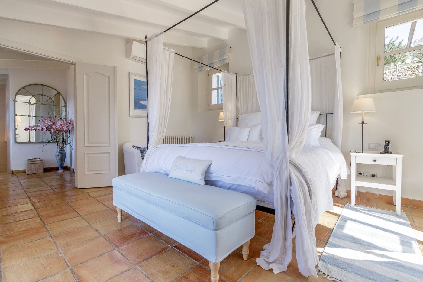 Master bedroom at Villa Mariposa