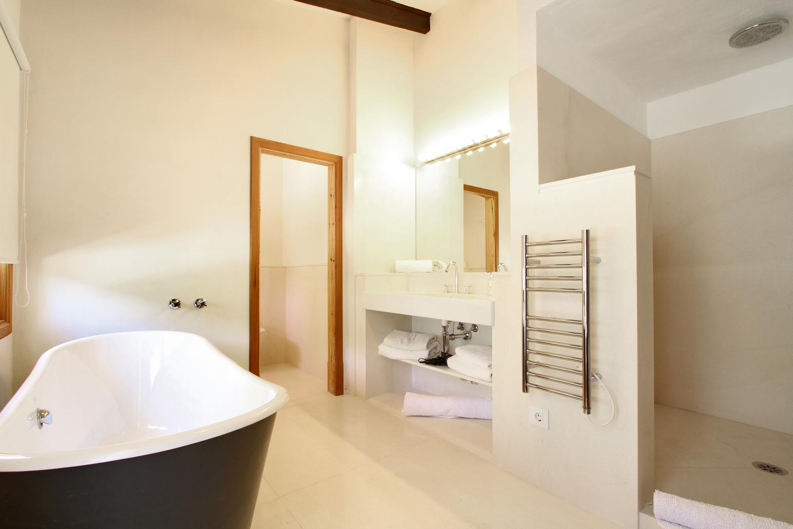 Bathroom in Villa Poligono, Mallorca