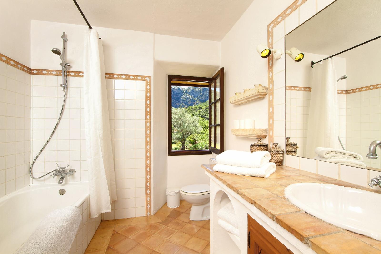 Bathroom in Villa Poligono, Mallorca