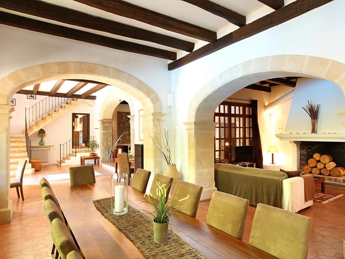 Dining room in Villa Poligono, Mallorca