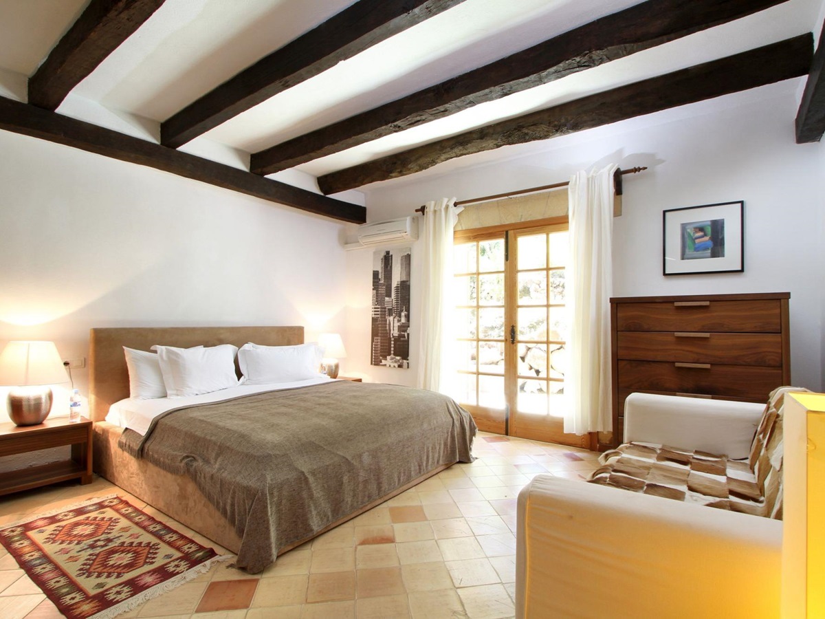 Double bedroom in Villa Poligono, Mallorca