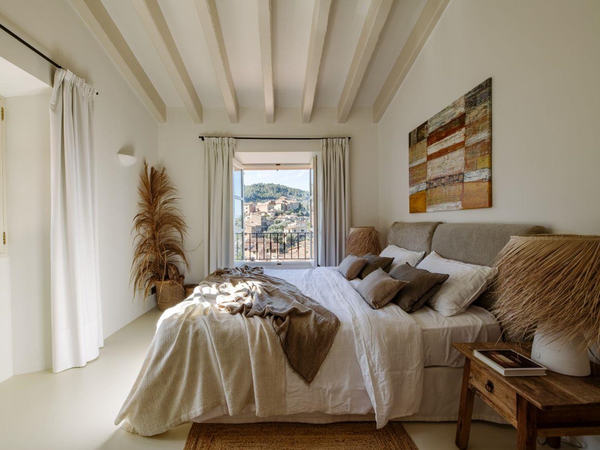 Double bedroom at Villa Serena