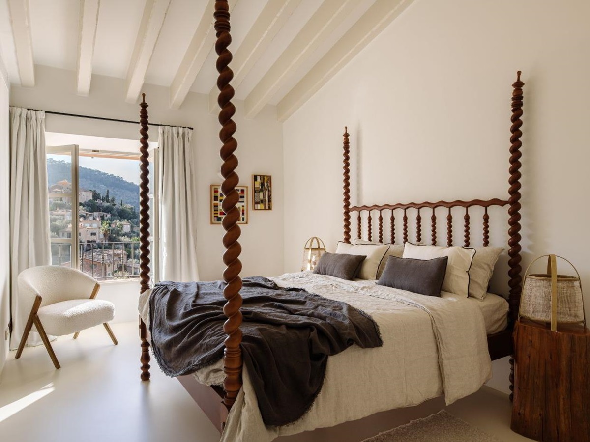 Double bedroom at Villa Serena
