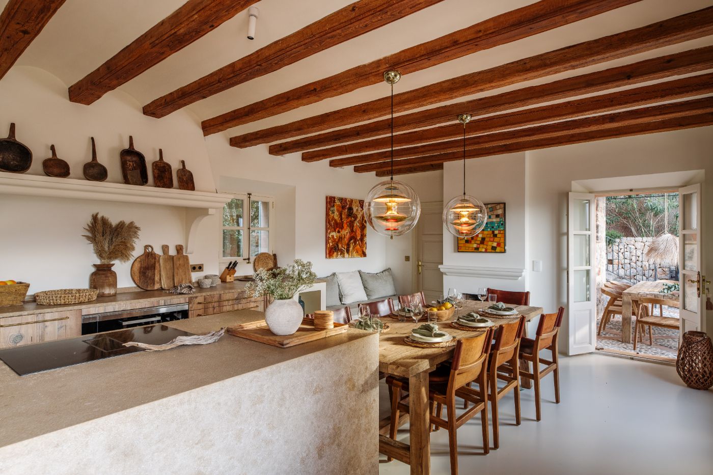 Kitchen and dining area  at Villa Serena