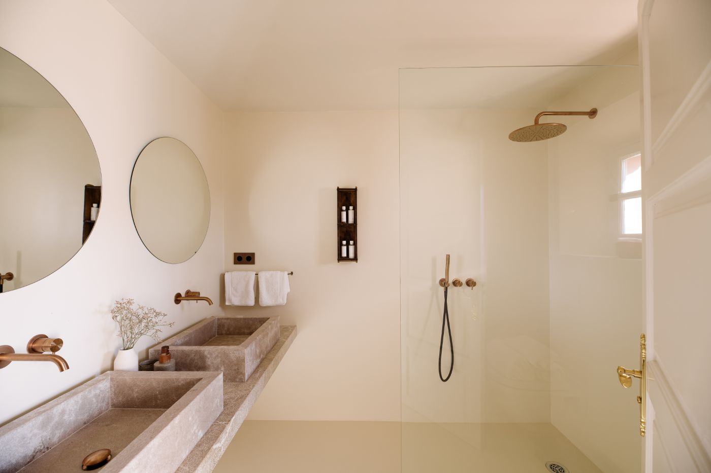 Bathroom with shower at Villa Serena