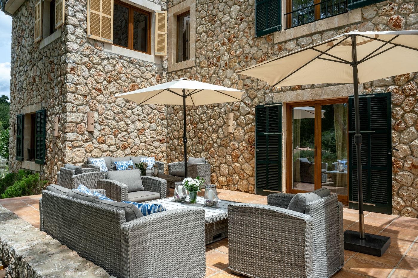 Outdoor seating area at Villa Sineu Vista