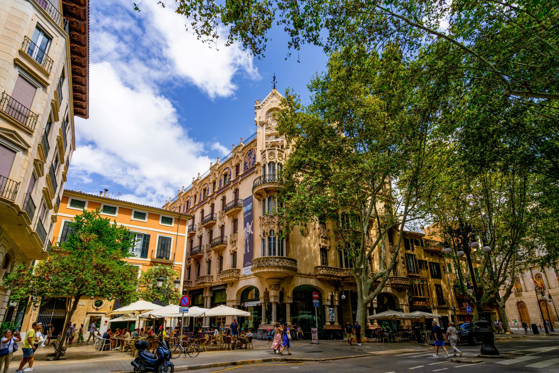 Restaurants on the Passeig des Born in Palma de Mallorca