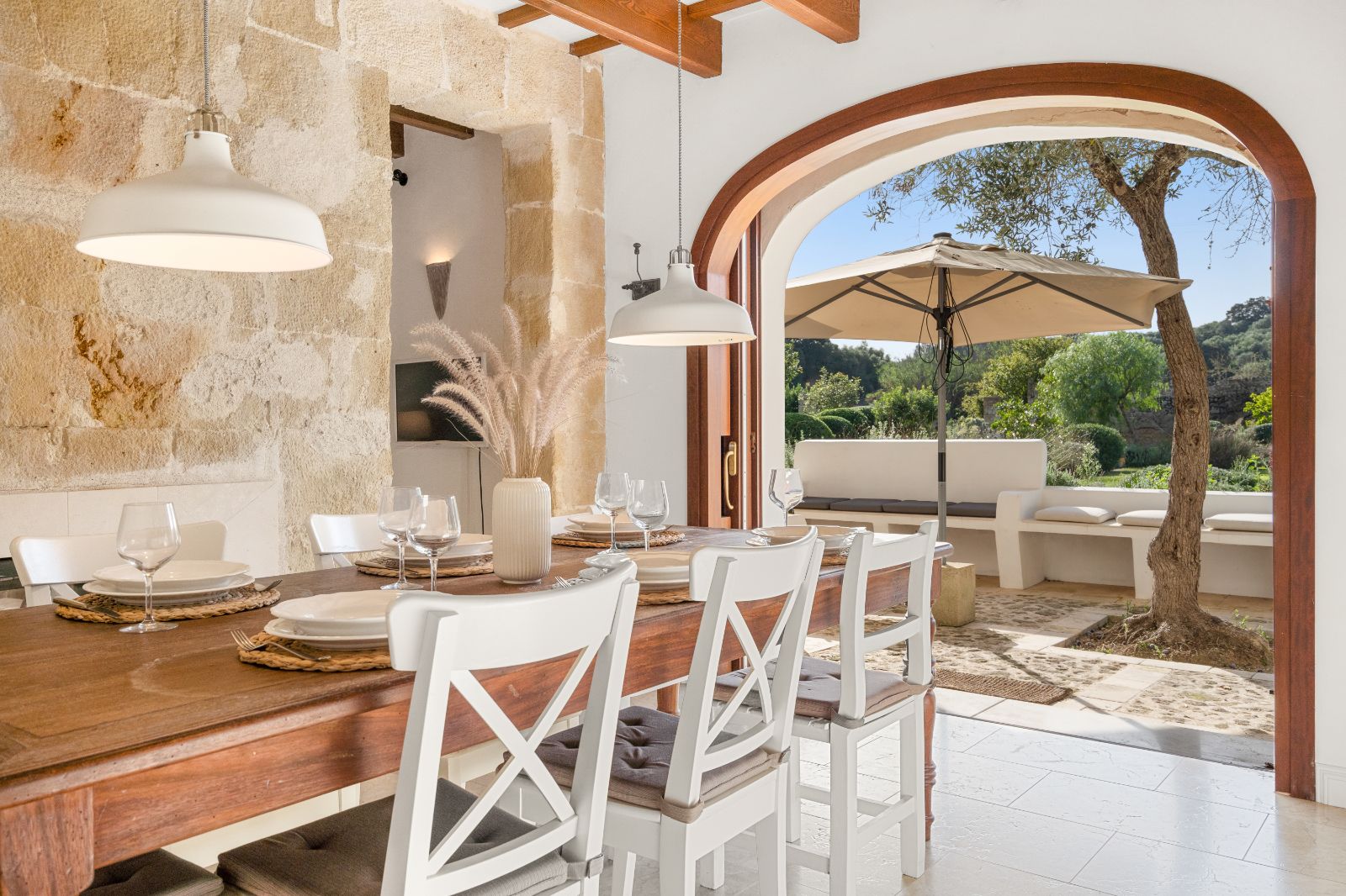Dining at Alaior Gardens in Menorca