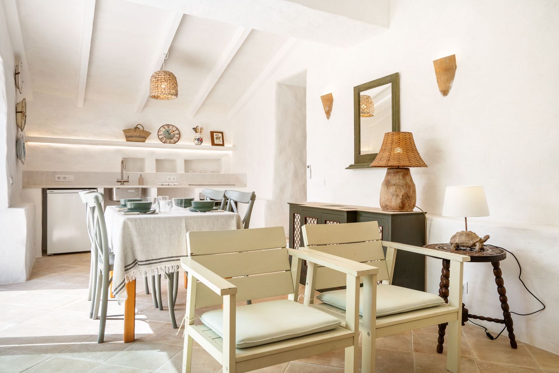 finca-tortuga-menorca-dining-room