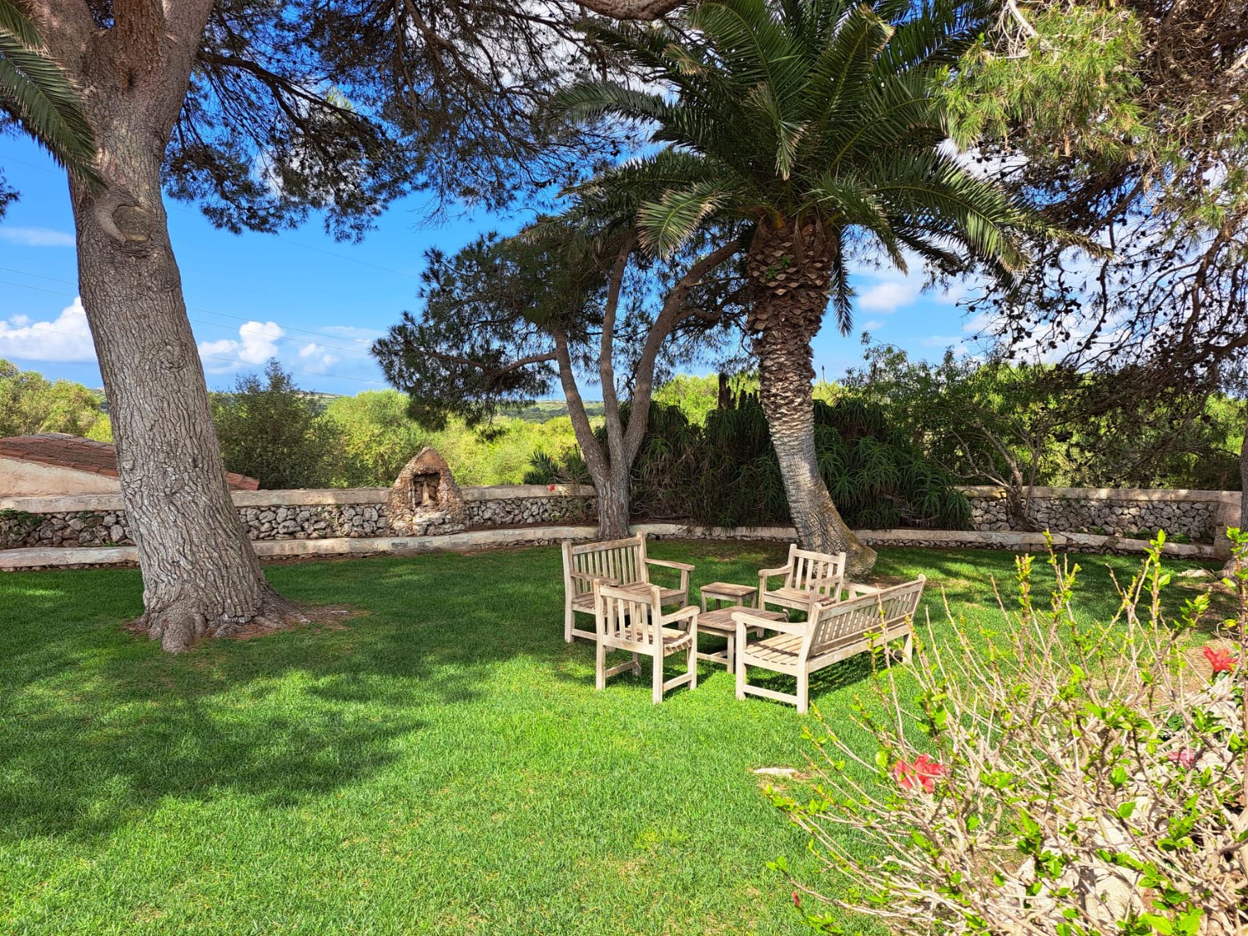 finca-tortuga-menorca-outdoor-seating