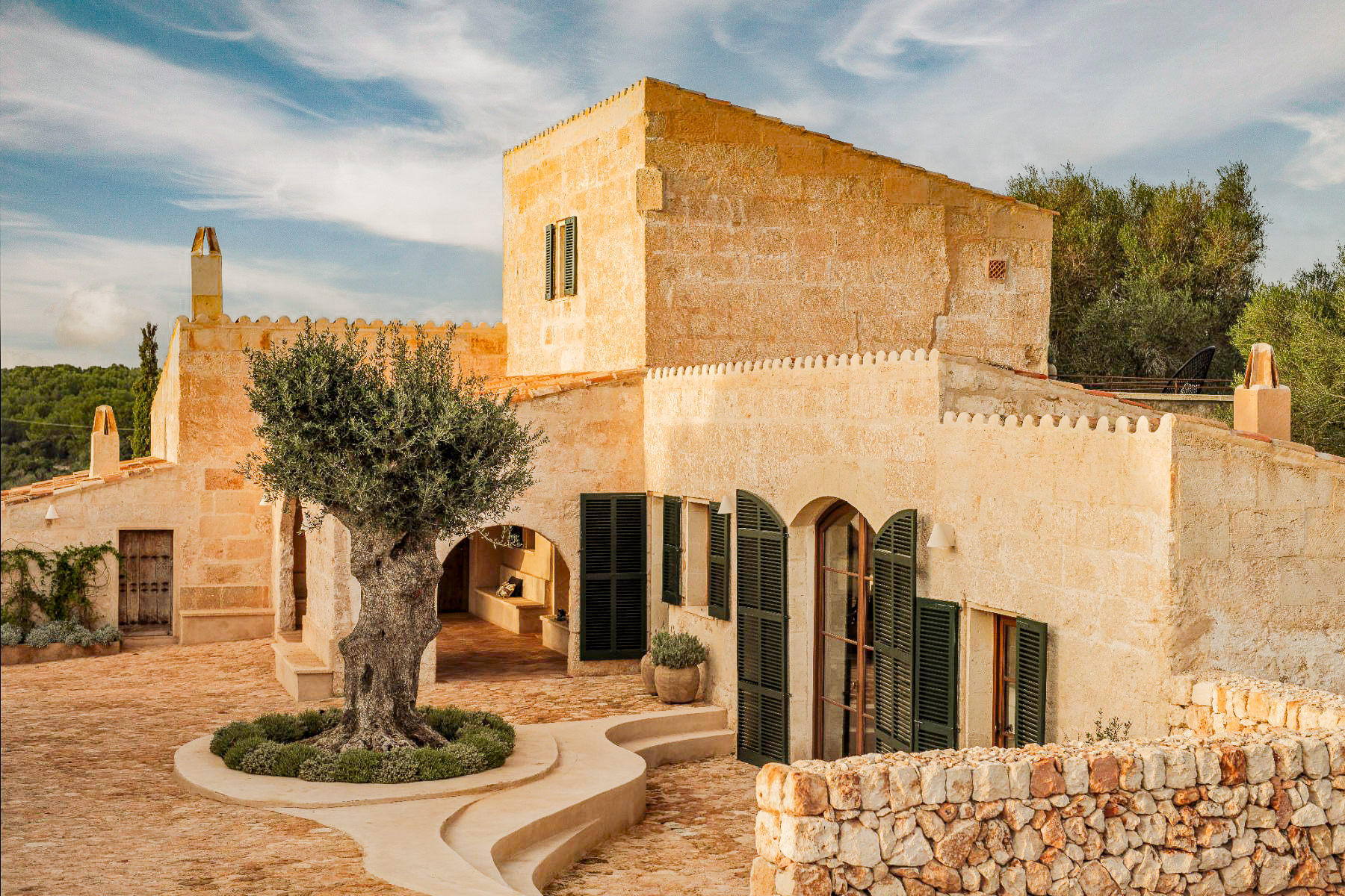 Exterior view of the front of Villa Solana in Menorca