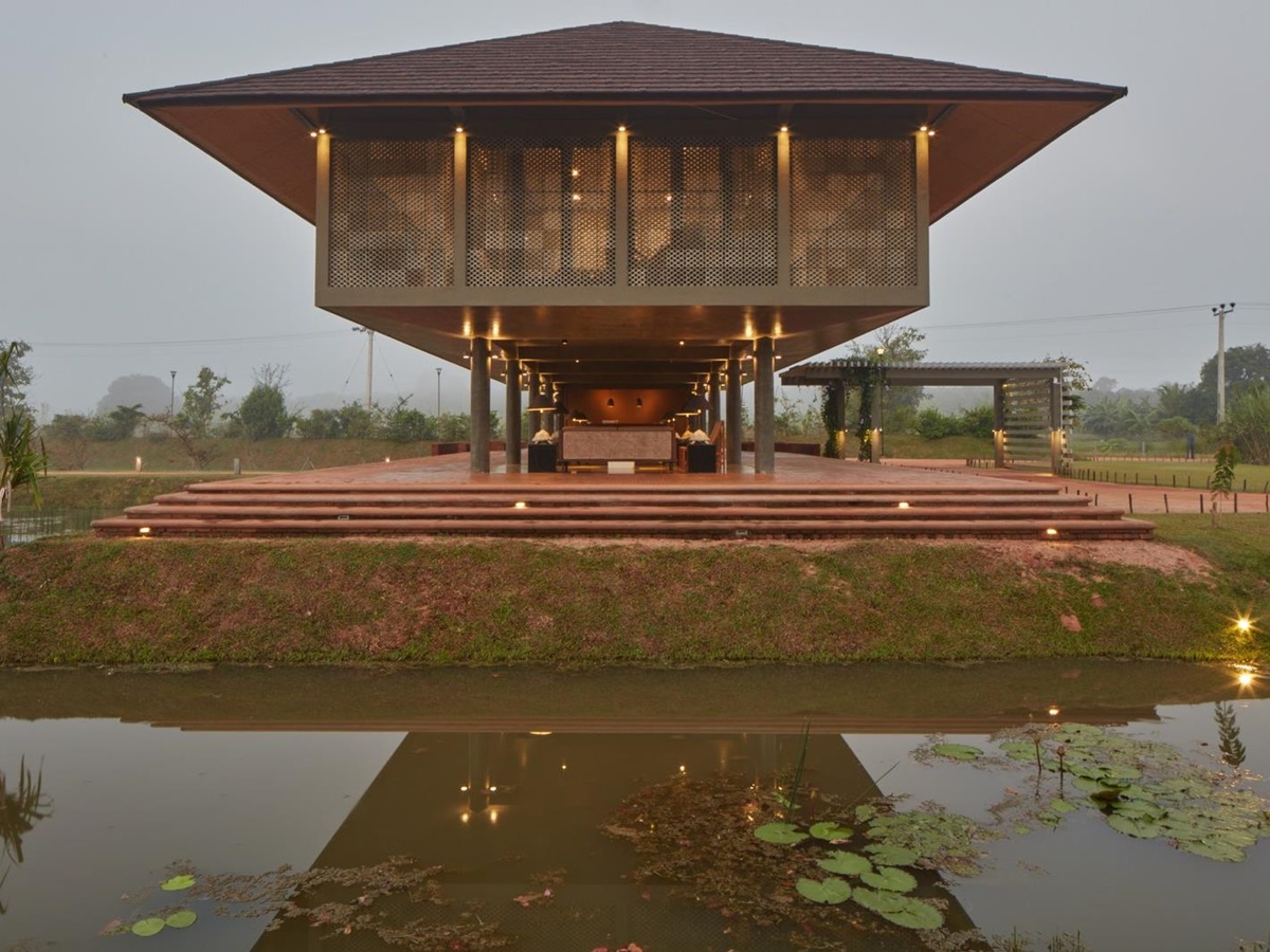 Waterfront at Water Garden Sigiriya in Sri Lanka