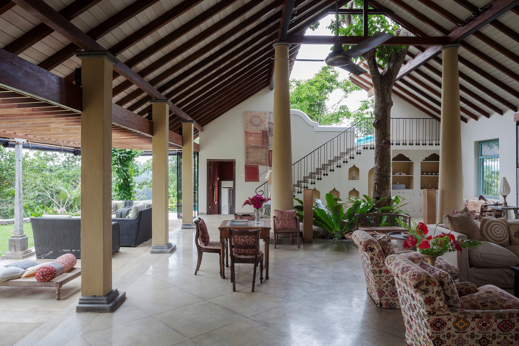 dining at sisindu t, Sri Lanka