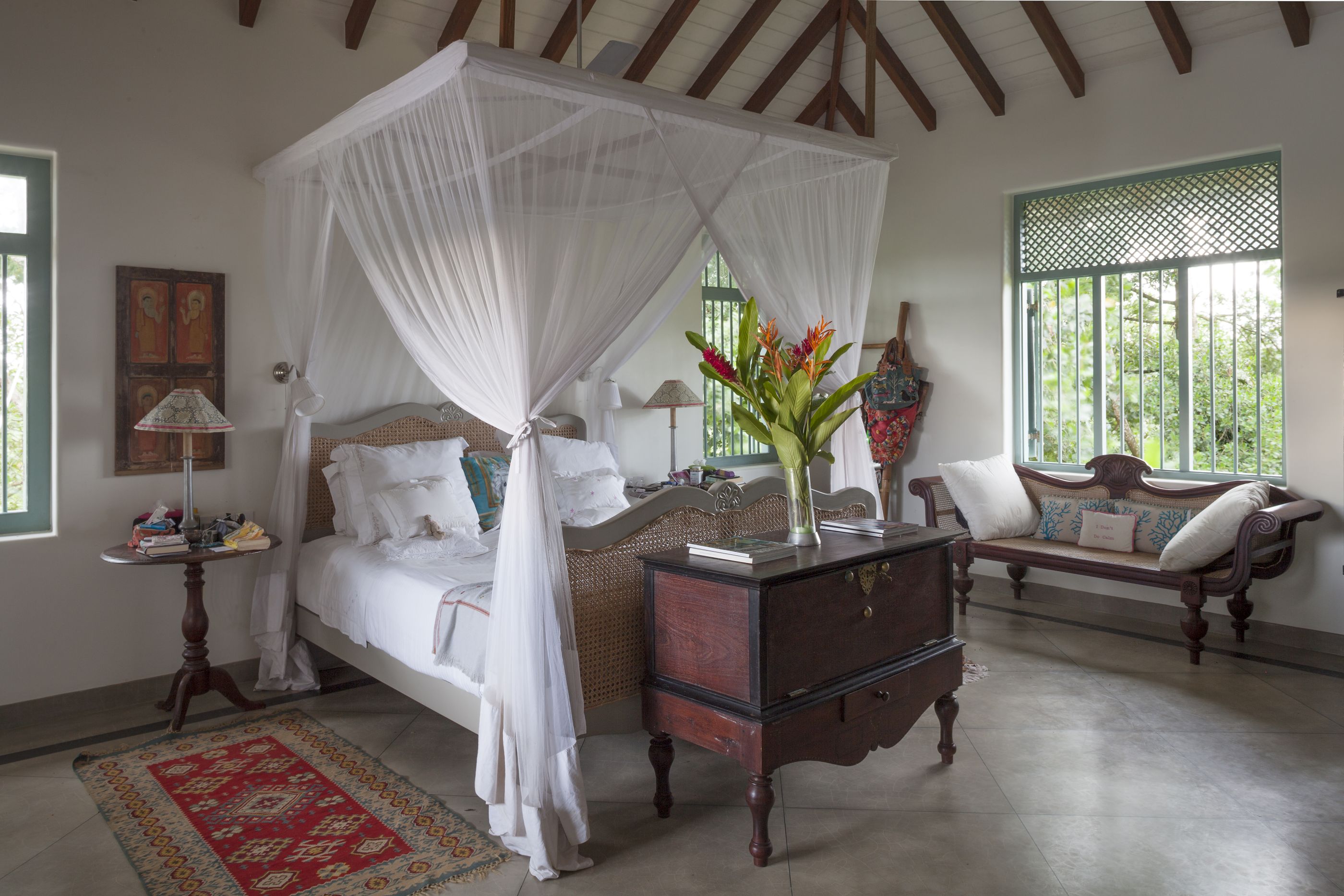 double bedroom in sisindu t, sri lanka