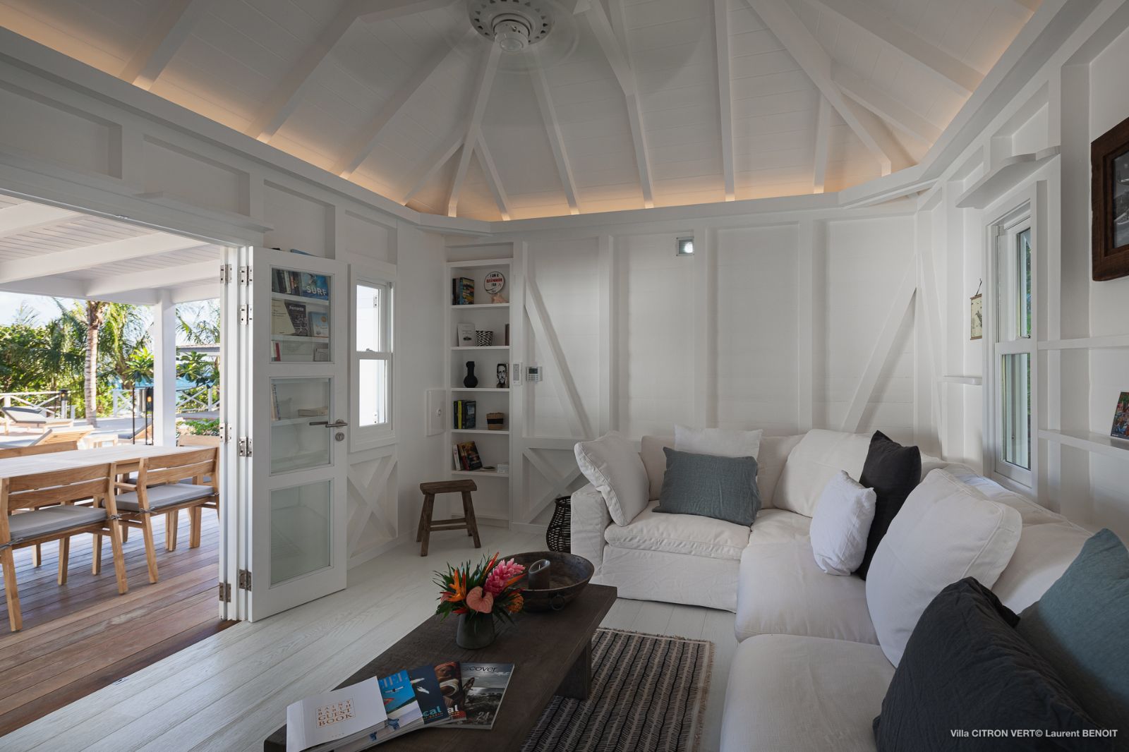 white sitting room with view at Villa La Palma in St Barths
