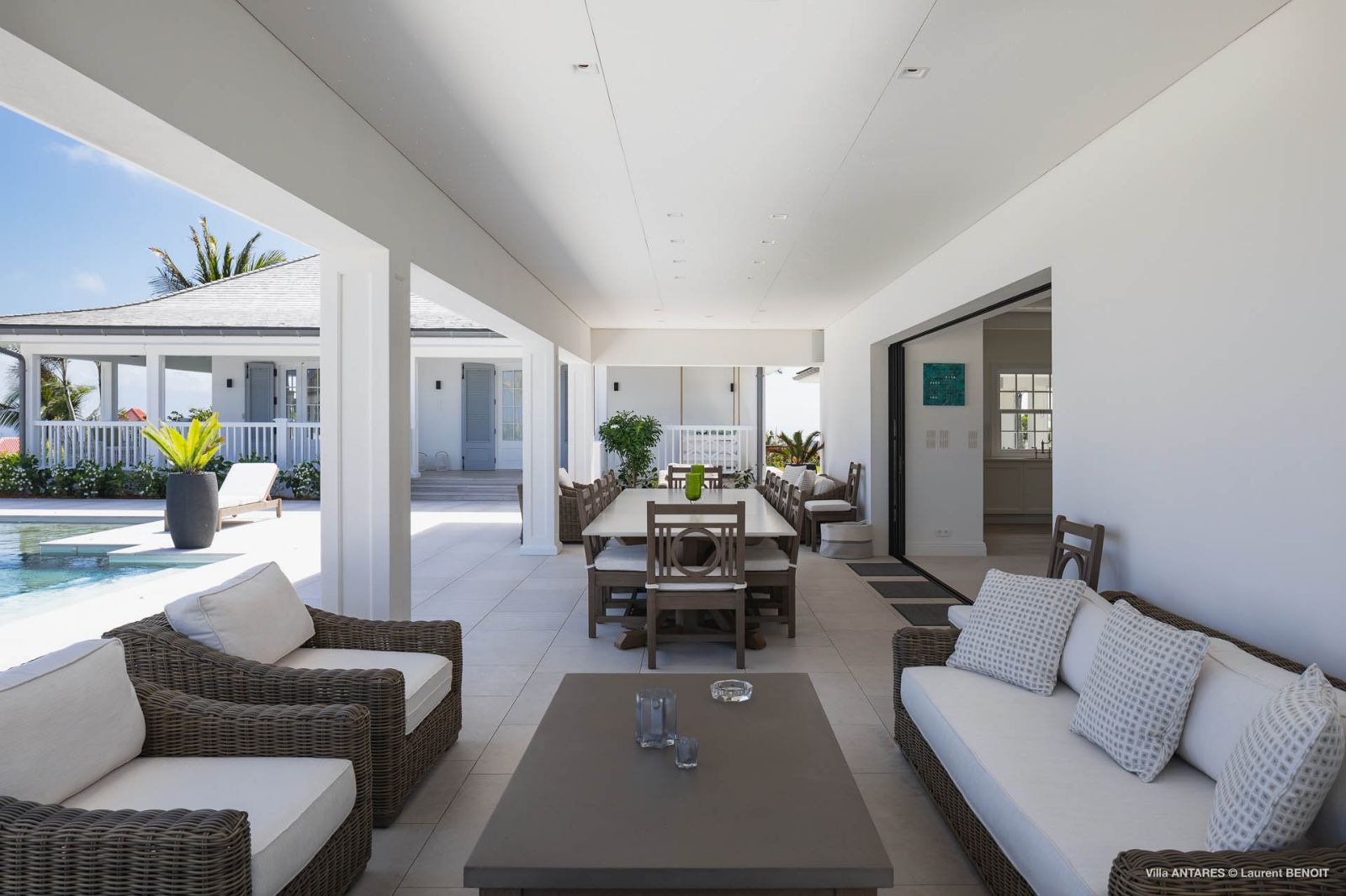 Villa Blanc, St Barths - outdoor living room next to pool