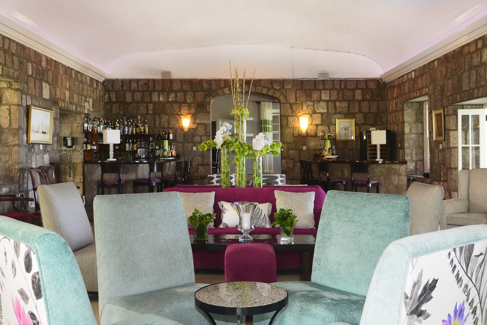 Lounge with bar at Montpelier Nevis
