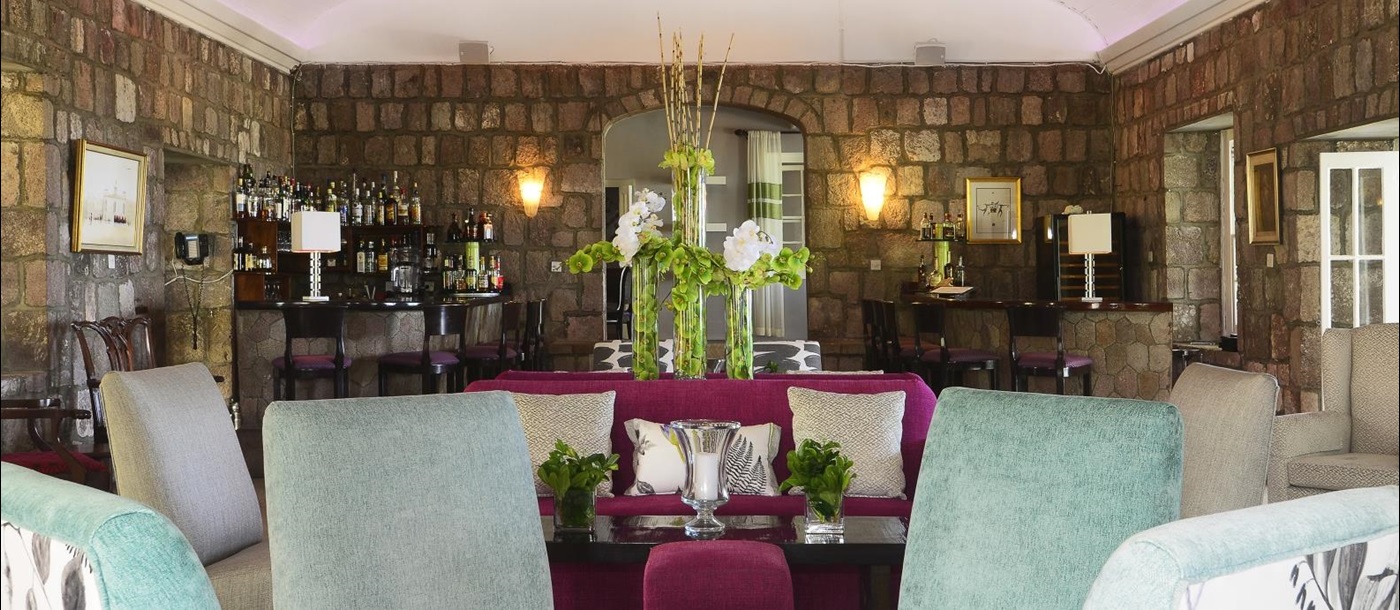 Lounge with bar at Montpelier Plantation