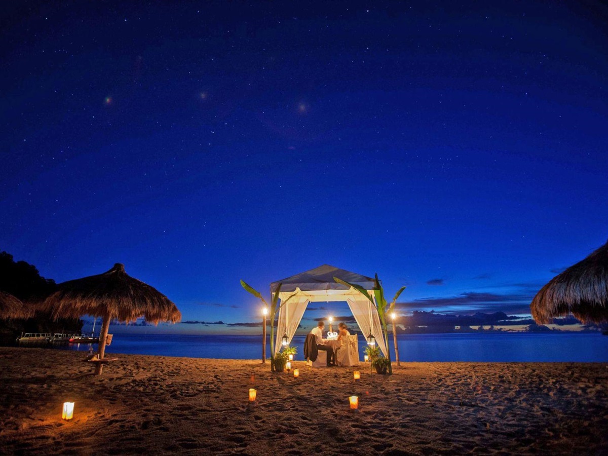 Private candlelit dinner on the beach at Jade Mountain in Saint Lucia