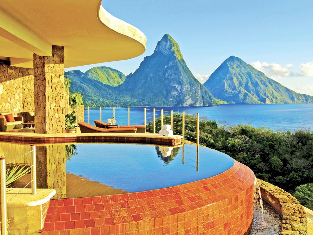 View and private swimming pool of Jade Mountain, St Lucia