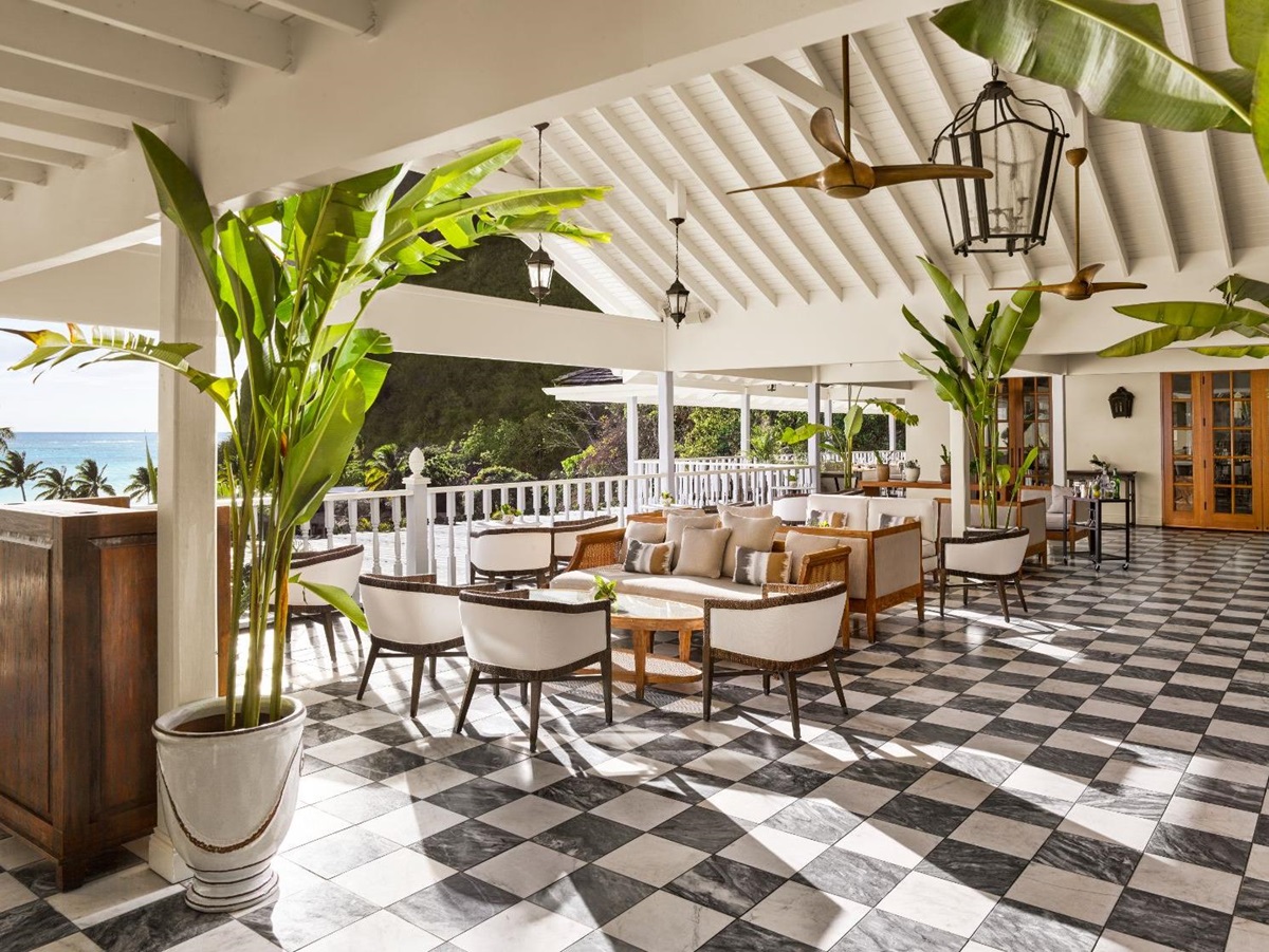 Saltwater bar and lounge at Sugar Beach resort in Saint Lucia