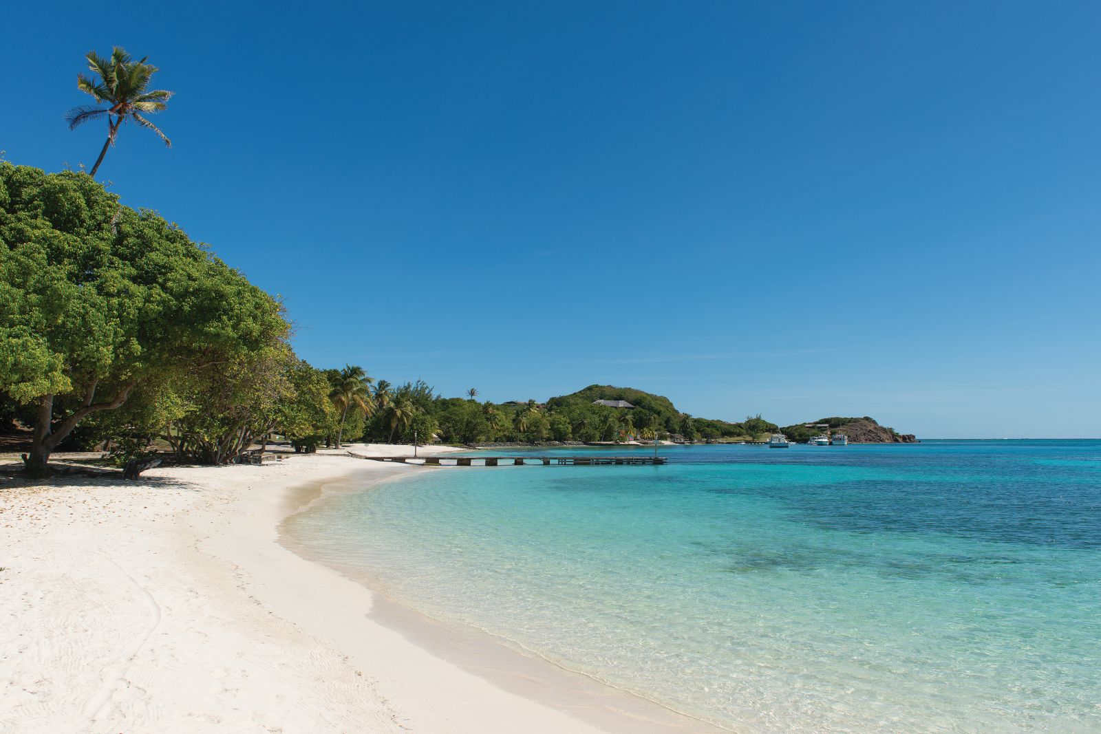 Petit St Vincent-beach2