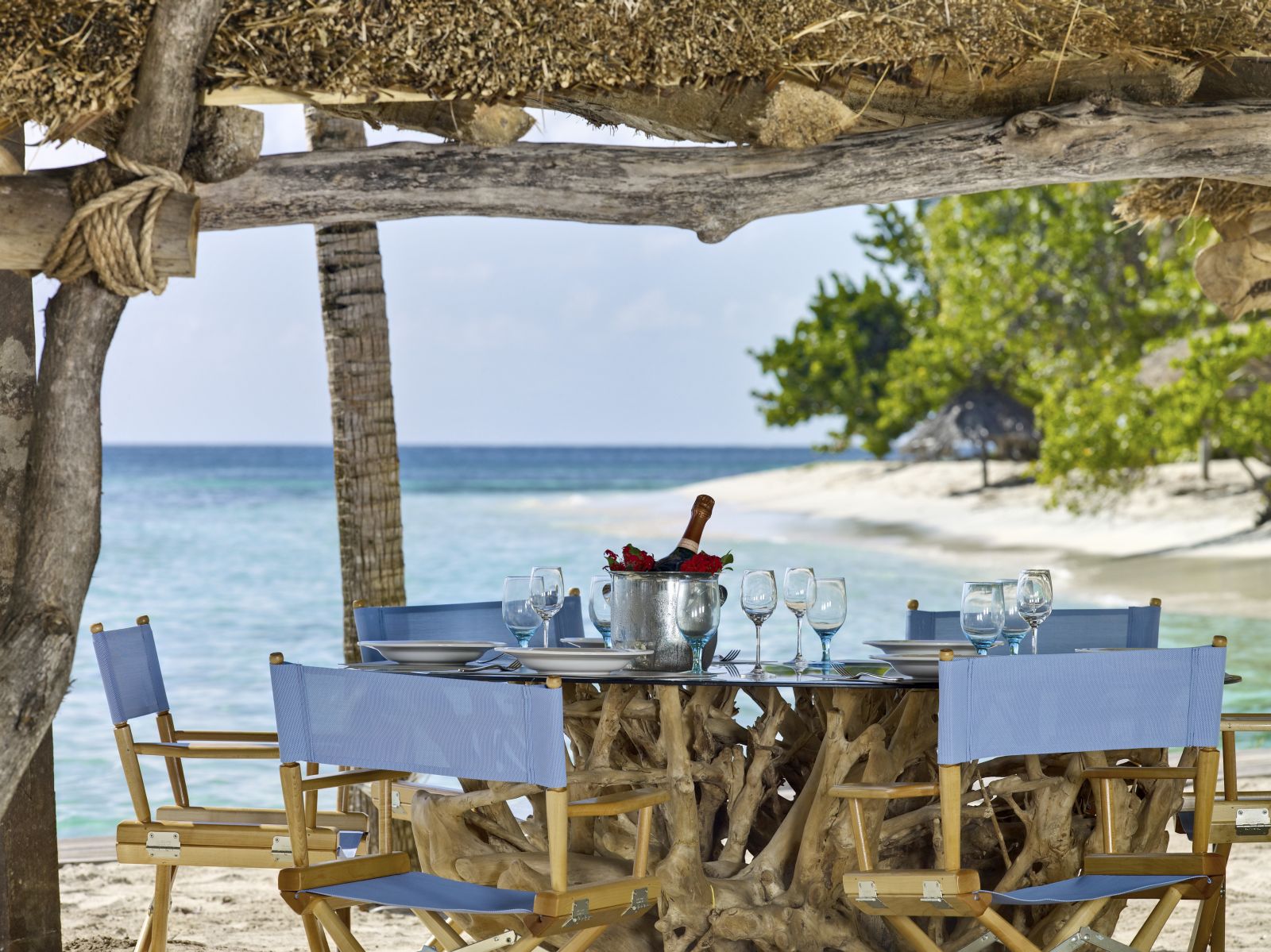 Petit St Vincent-dining and beach