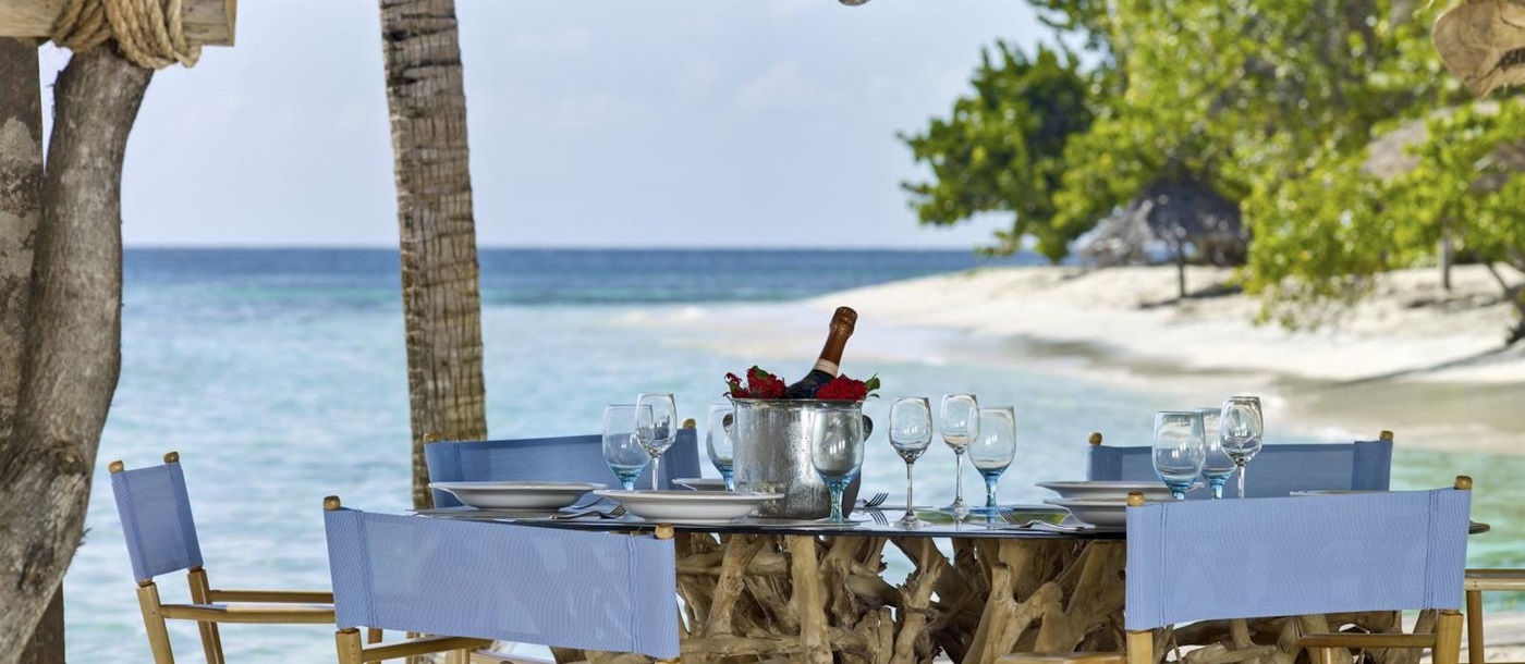 Petit St Vincent-dining and beach