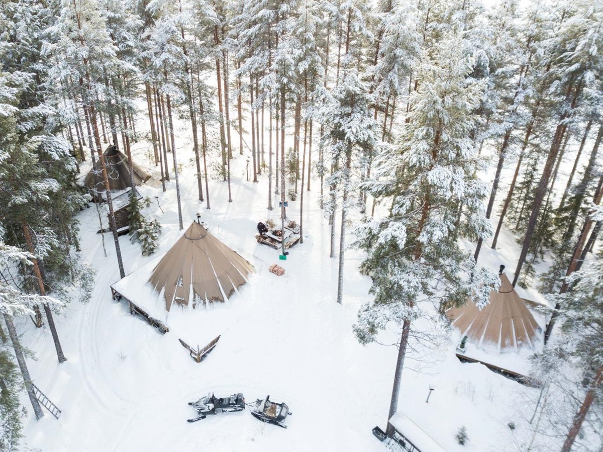 Aerial view of the deluxe rooms at Aurora Safari Camp in Sweden